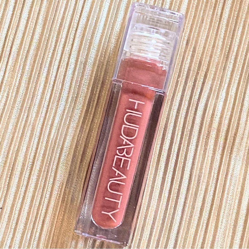 Huda Beauty Faux Filler Gloss BOMBSHELL (Pinky Brown) 3.9mL full size